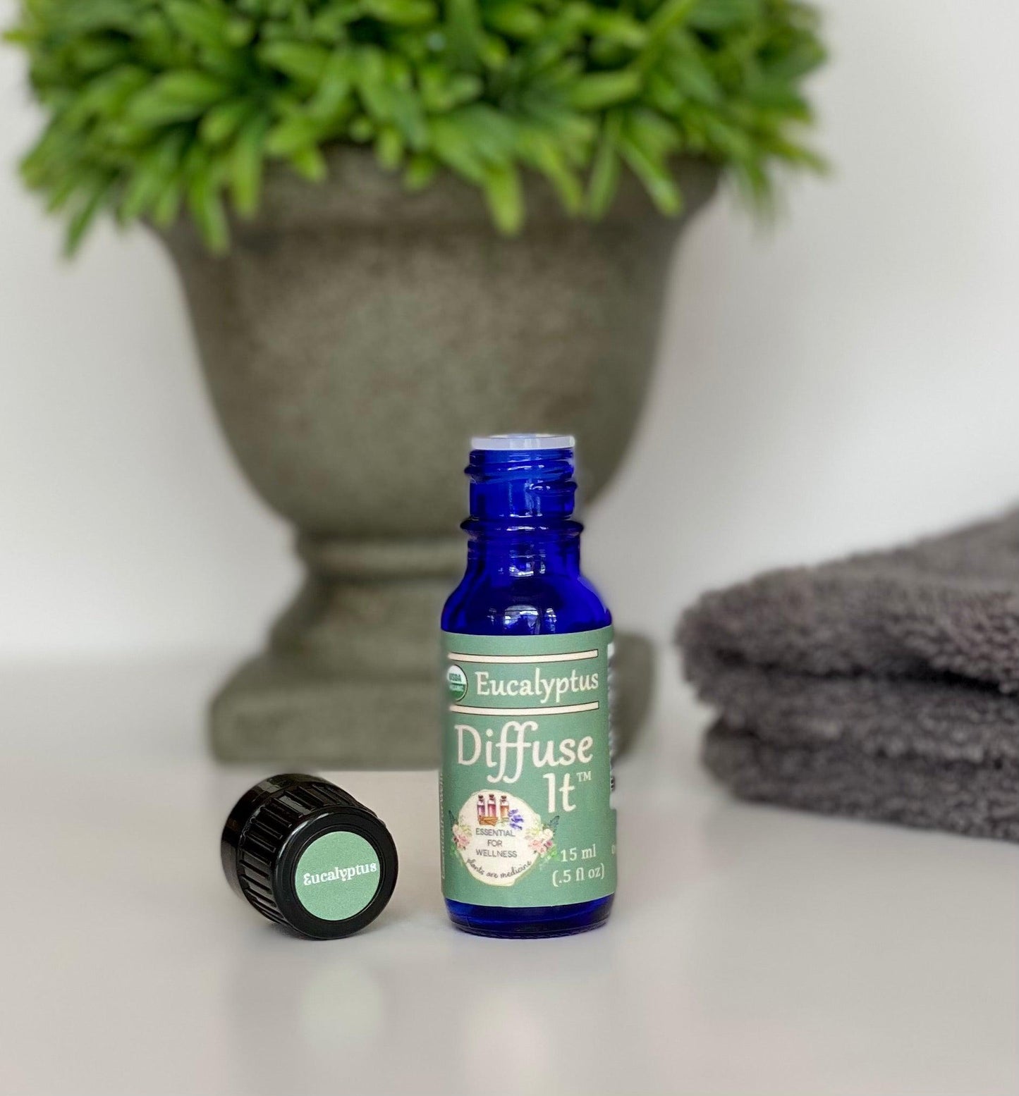 Organic Eucalyptus Essential Oil by Diffuse It™